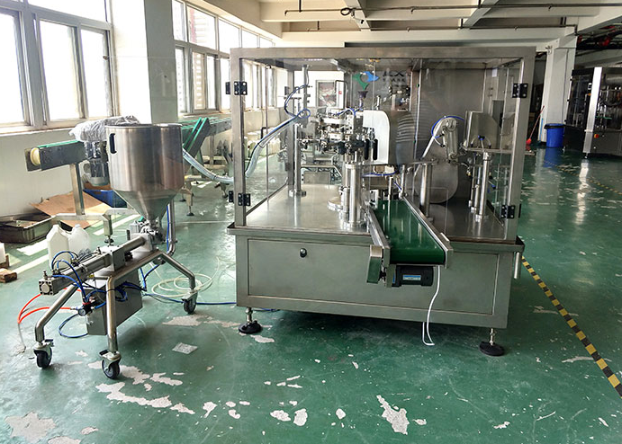 全套自动化香菇酱包装机械达到生产的高效率、机械化、自动化(图1)